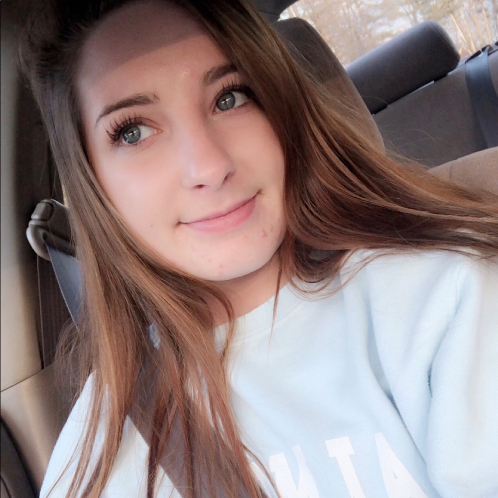 Meet your Posher, Julia